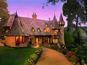 The Castle Keep B&B At Thorngrove - Tourism Guide 1
