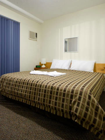 Aabon Holiday Apartments & Motel - Tourism Guide 3
