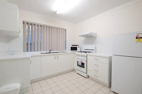 Aabon Holiday Apartments & Motel - Tourism Guide 8