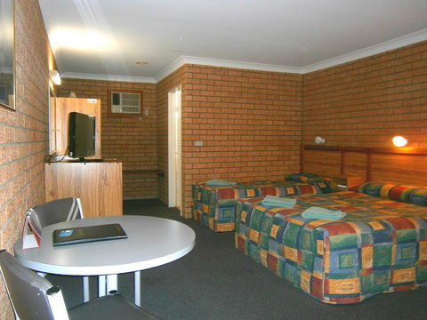Aaron Inn Motel - Tourism Guide 4
