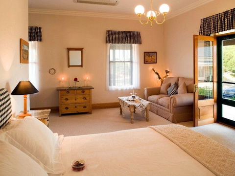 Abbotsford Country House - Tourism Guide 0