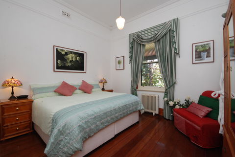 Above Bored Bed And Breakfast - Tourism Guide 1