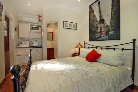 Above Bored Bed And Breakfast - Tourism Guide 3