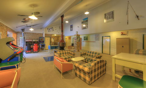 Acacia Snowy Motel - Tourism Guide 1