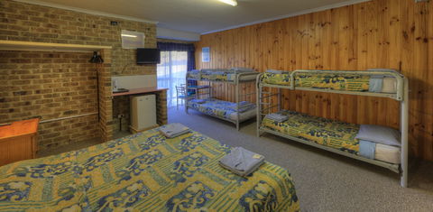 Acacia Snowy Motel - Tourism Guide 7