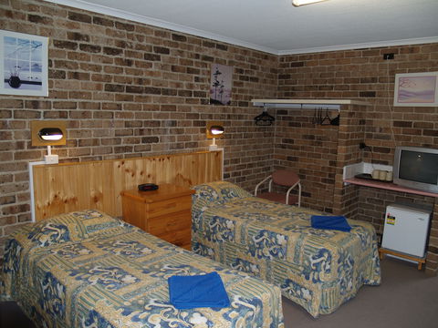 Acacia Snowy Motel - Tourism Guide 9