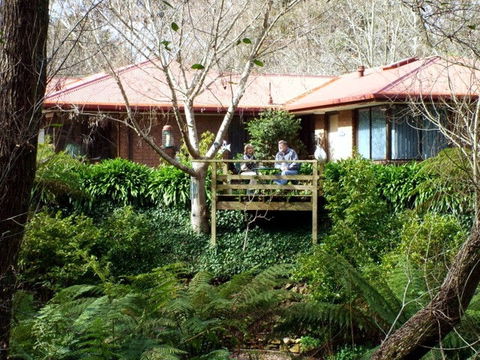 Adelaide Hills Bed & Breakfast Accommodation - Tourism Guide 1