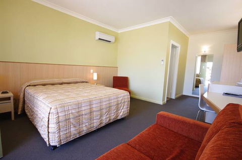 Adelaide Road Motor Lodge - Tourism Guide 4