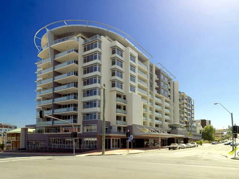 Adina Apartment Hotel Wollongong - Tourism Guide 0