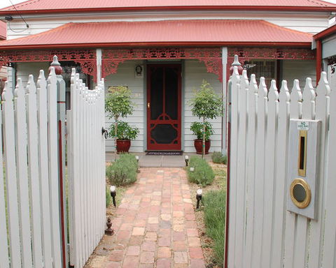 Airleigh Rose Cottage - Travel Agents 0