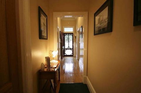 Airleigh Rose Cottage - Travel Agents 1