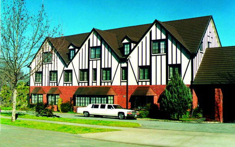 Albury Manor House - Tourism Guide 0