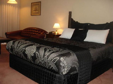 Albury Manor House - Tourism Guide 1