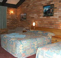 All Travellers Motor Inn - Tourism Guide