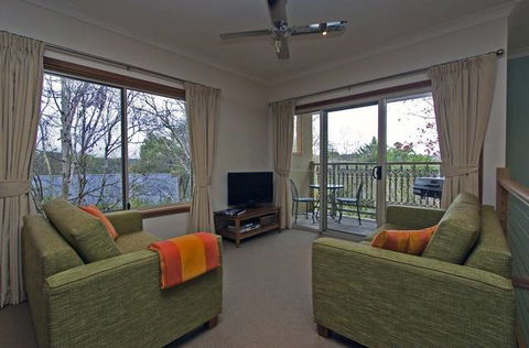 Amble Fern Studio - Tourism Guide 2