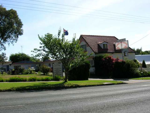 Amble-Inn Motel - Tourism Guide 0