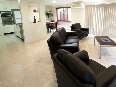 Annand Mews Serviced Apartments - Tourism Guide 1
