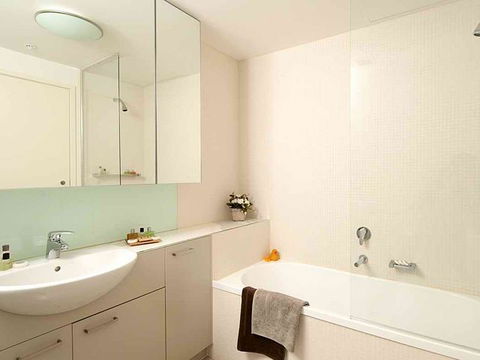 Apartments@Docklands - Tourism Guide 2