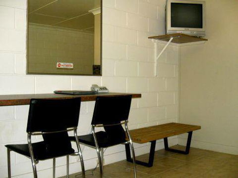 Augathella Motel & Caravan Park - Tourism Guide 3