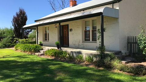 20 Hill Avenue - Tourism Guide 7