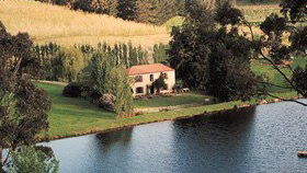 Adelaide Hills Country Cottages - Apple Tree Cottage - Tourism Guide 3