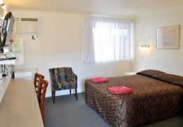 A & A Lodge Motel - Tourism Guide 1
