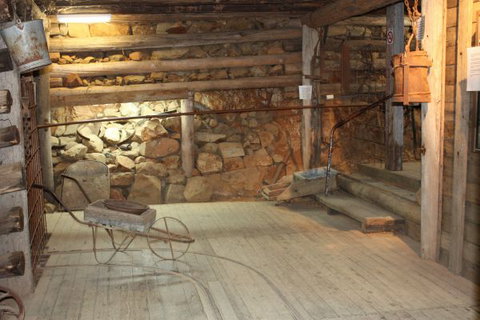 Gold Mine Guesthouse - Travel Agents 6