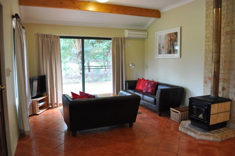 Karri Valley Chalets - Travel Agents 3