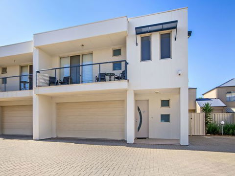 Century 21 SouthCoast: The Residence - Tourism Guide 0