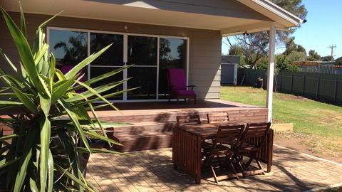 Acacias Holiday House - Tourism Guide 0