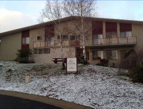 Aalberg Chalet Jindabyne - Tourism Guide 0