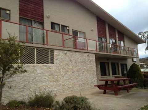Aalberg Chalet Jindabyne - Tourism Guide 2