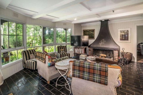 Sunflower Cottage - Travel Agents 5