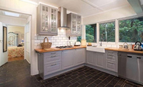 Sunflower Cottage - Travel Agents 8