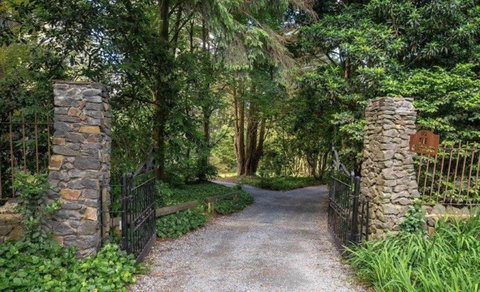 Sunflower Cottage - Travel Agents 11