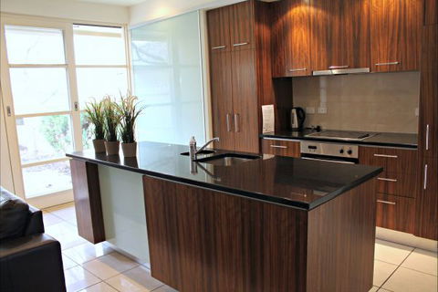 ADELAIDE DRESSCIRCLE APARTMENTS - THE PALMS APARTMENTS KENT TOWN - Tourism Guide 10