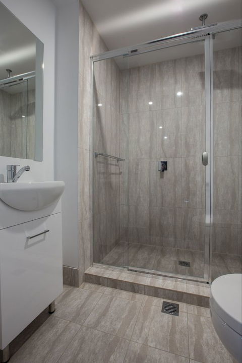 ADELAIDE DRESSCIRCLE APARTMENTS - THE PALMS APARTMENTS KENT TOWN - Tourism Guide 15