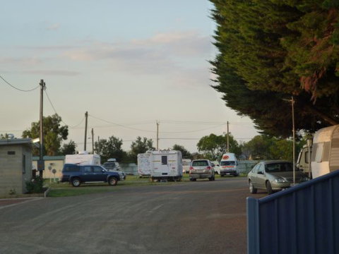 Central Caravan Park Colac - Tourism Guide 0