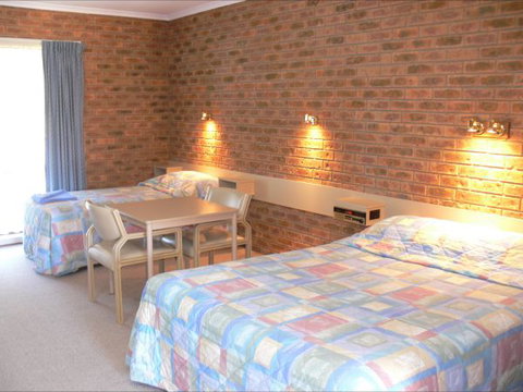 Settlement Motor Inn - Travel Agents 2