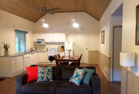 Alpine Valley Cottages - Tourism Guide 5