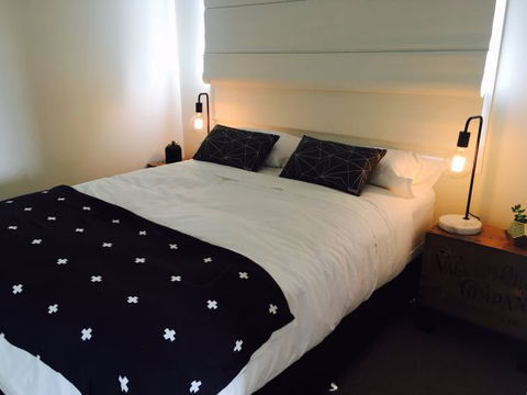 Farm Pod At Twamley Farm - Travel Agents 13