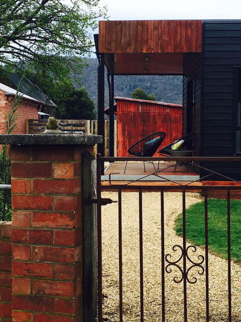 Farm Pod At Twamley Farm - Travel Agents 15