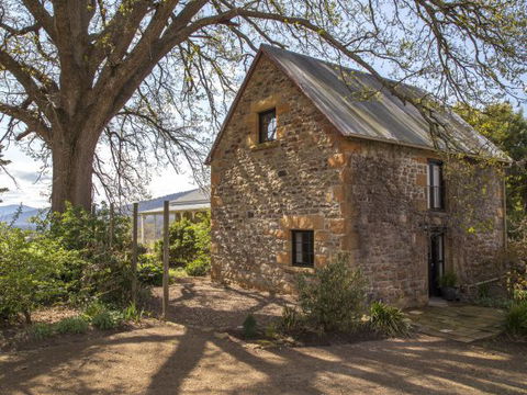 Farm Pod At Twamley Farm - Travel Agents 0