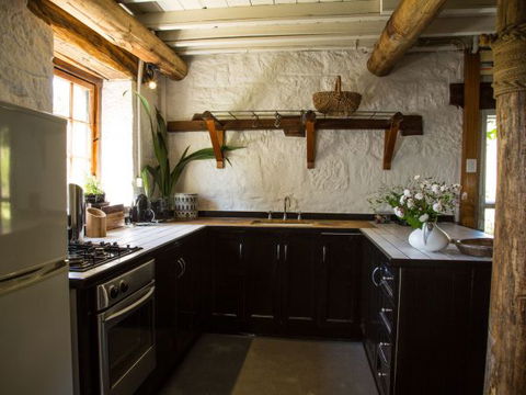 Farm Pod At Twamley Farm - Travel Agents 1