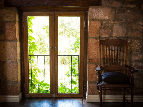 Farm Pod At Twamley Farm - Travel Agents 2