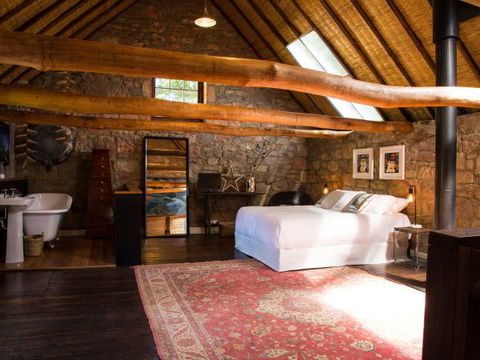 Farm Pod At Twamley Farm - Travel Agents 3