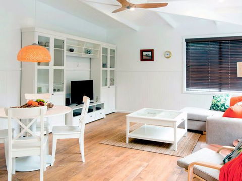 Admiralty Apartments - Travel Search 1