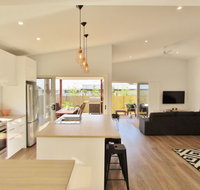 All Decked Out Lake Conjola - Travel Agents