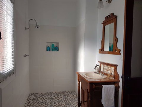 Angas Plains Wines Suites - Travel Agents 9