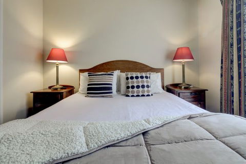 Ashmont Motor Inn And Apartments - Tourism Guide 1